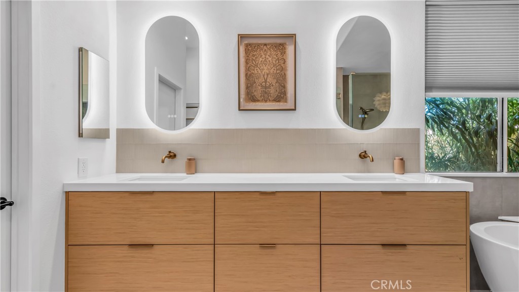 76931 Tomahawk Run Indian Wells, CA 92210 - Photo 12 of 29 Primary suite bathroom