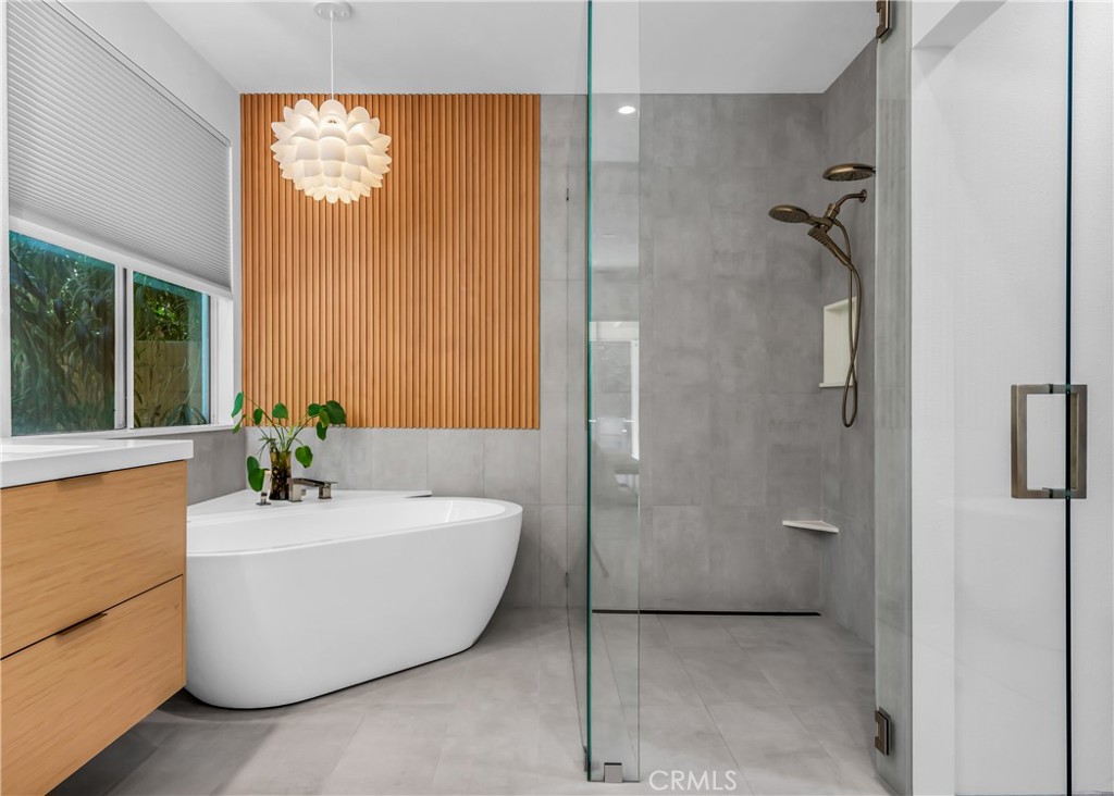 76931 Tomahawk Run Indian Wells, CA 92210 - Photo 13 of 29 Primary suite bathroom