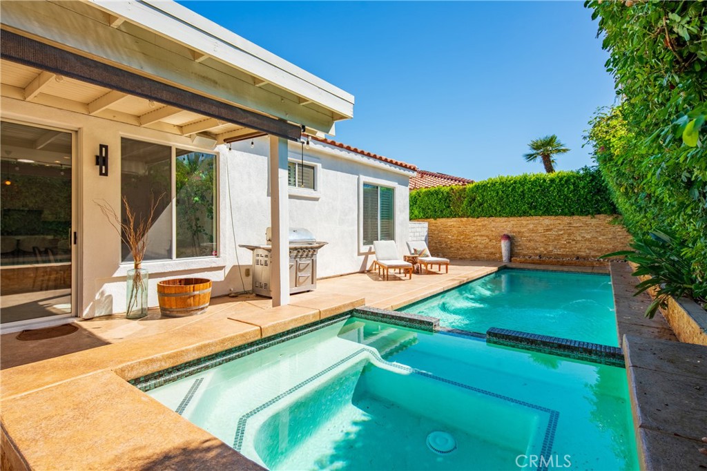 76931 Tomahawk Run Indian Wells, CA 92210 - Photo 24 of 29 Large jacuzzi