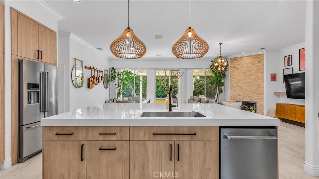76931 Tomahawk Run Indian Wells, CA 92210 - Photo 4 of 29 Remodeled Kitchen looking into great room