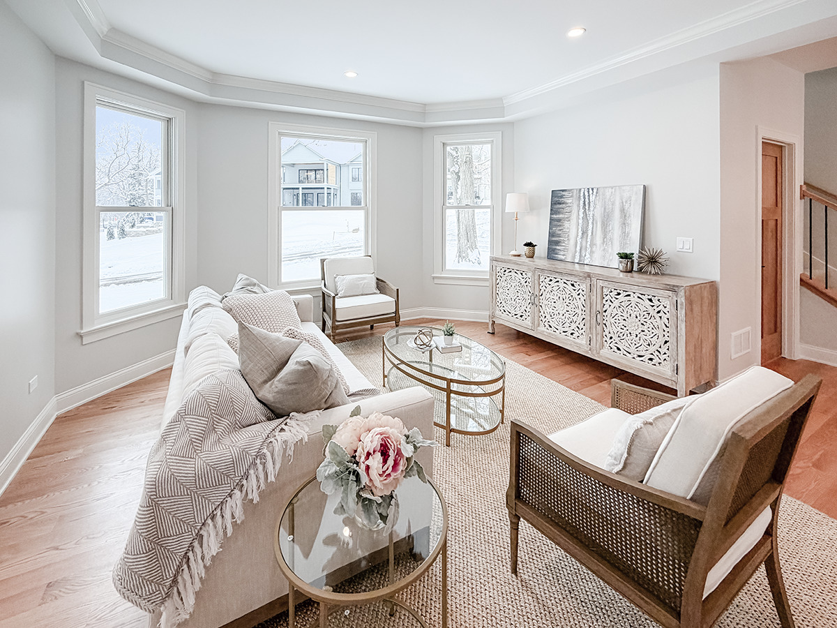 885 Geneva Road St. Charles, IL 60174 - Photo 26 of 62 a living room with furniture and a window