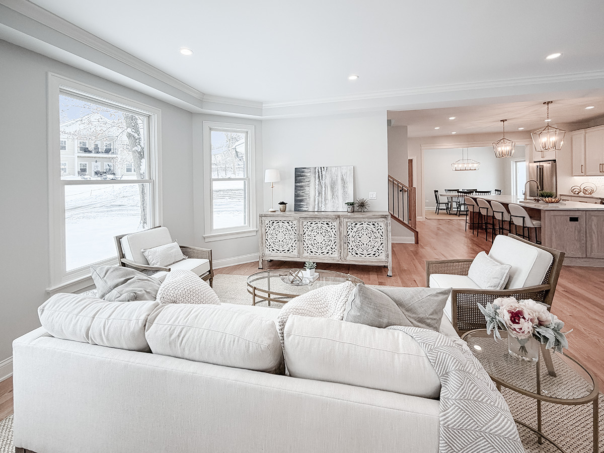 885 Geneva Road St. Charles, IL 60174 - Photo 27 of 62 a living room with furniture and a large window