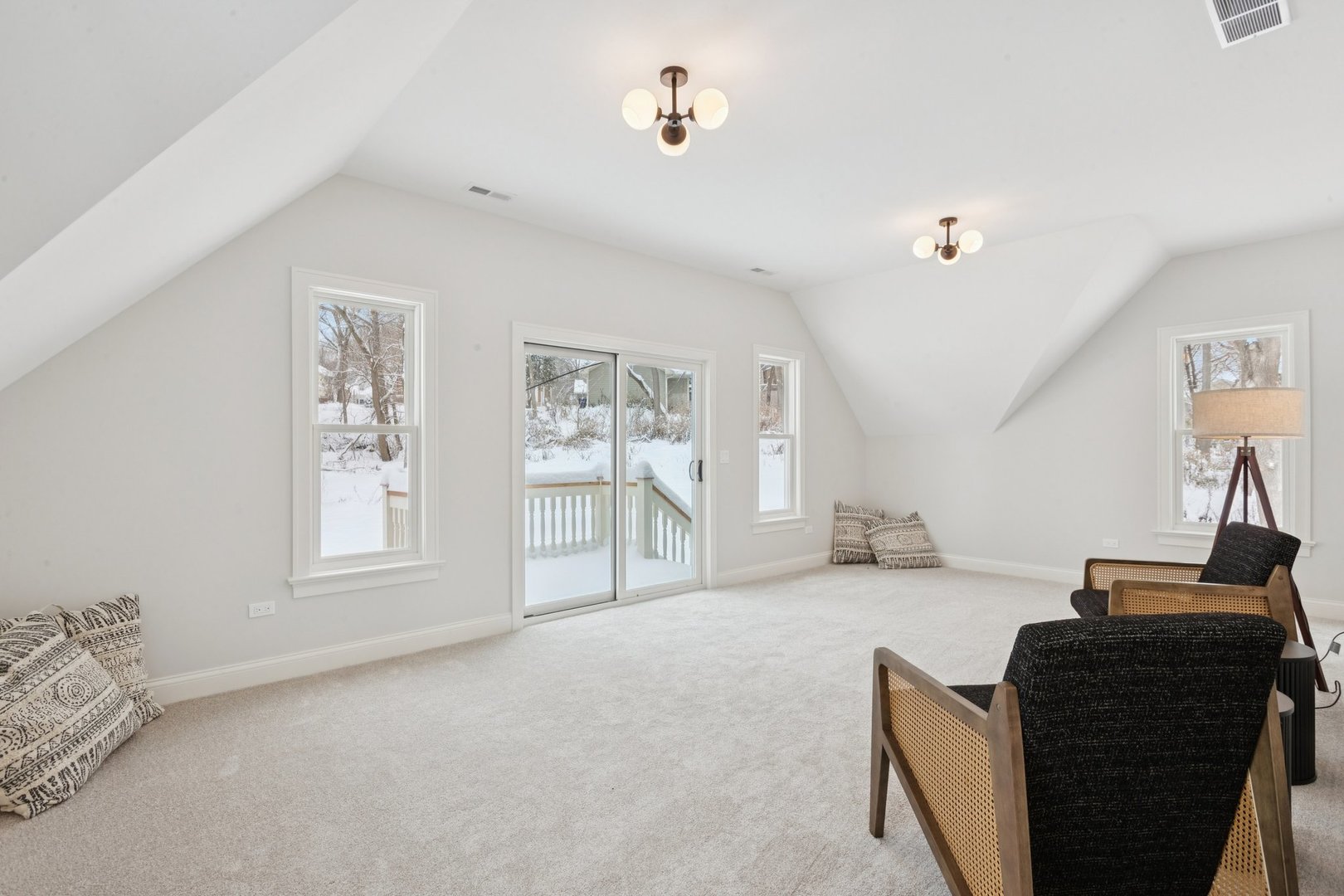 885 Geneva Road St. Charles, IL 60174 - Photo 39 of 62 a living room with furniture and a window