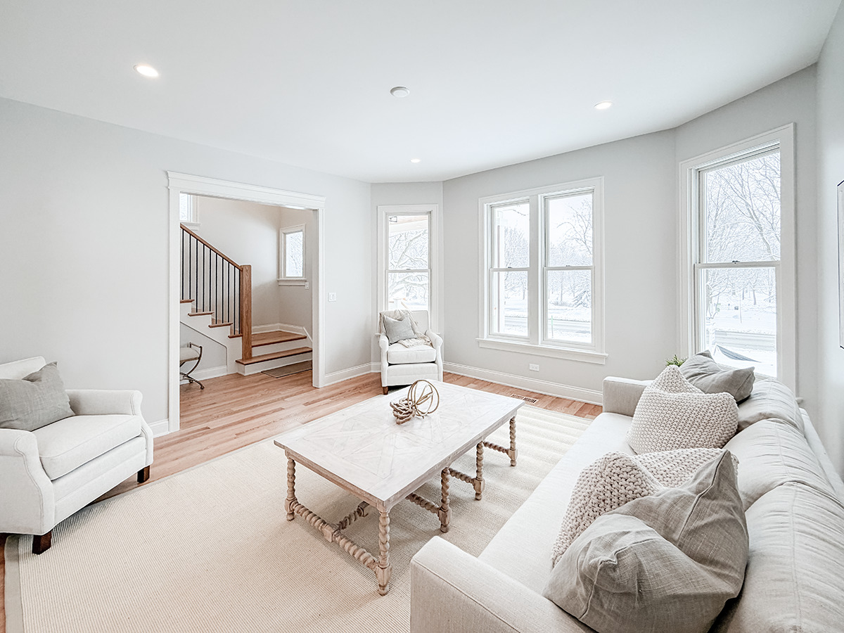 885 Geneva Road St. Charles, IL 60174 - Photo 9 of 62 a living room with furniture and a window