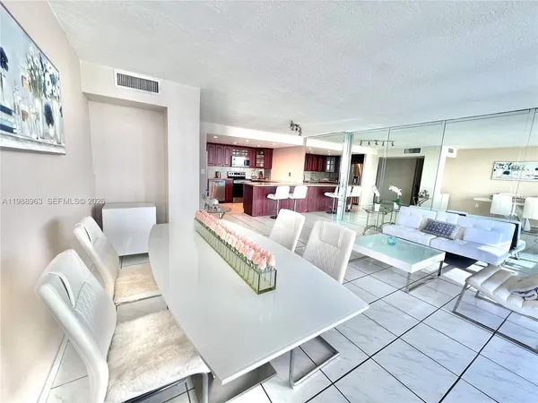 $3,550 | 600 Northeast 36th Street, Unit 1502, Miami, FL 33137