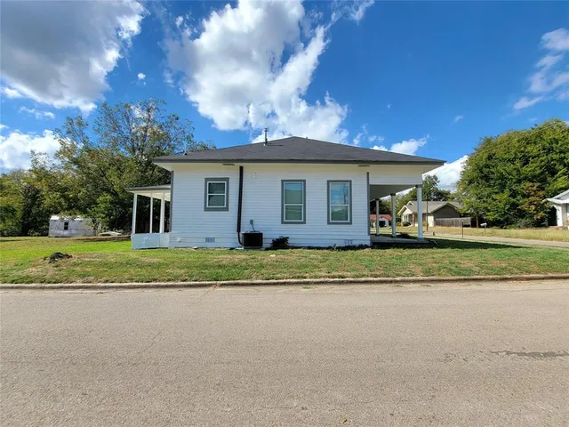 $160,000 | 400 West Washington Street, Clarksville, TX 75426