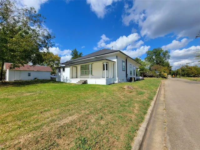 $160,000 | 400 West Washington Street, Clarksville, TX 75426