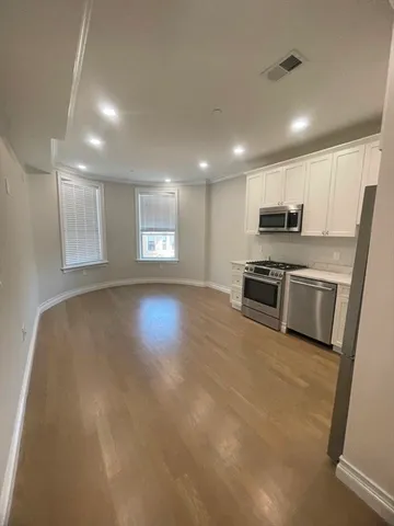 $3,600 | 14 Mt Hood Road, Unit 5, Boston, MA 02135