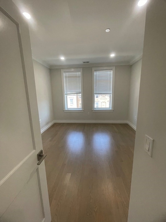 14 Mt Hood Road, Unit 5 Boston, MA 02135 - Photo 6 of 10