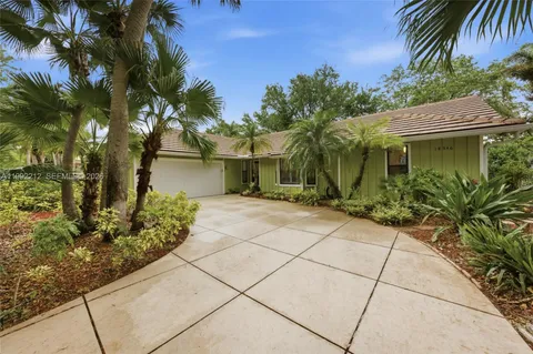 $754,900 | 18546 Lake Bend Drive, Jupiter, FL 33458
