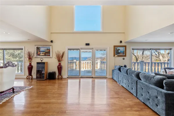 $3,550,000 | 15 Hoffstot Lane, Sands Point, NY 11050