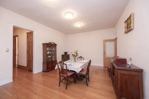 $390,000 | 1354 East 48th Street, Unit 2E, Chicago, IL 60615