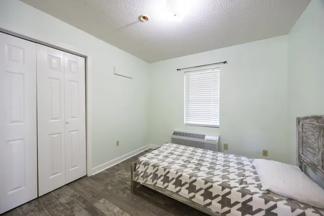 $499,990 | 328 Cumberland Street West, Cowan, TN 37318