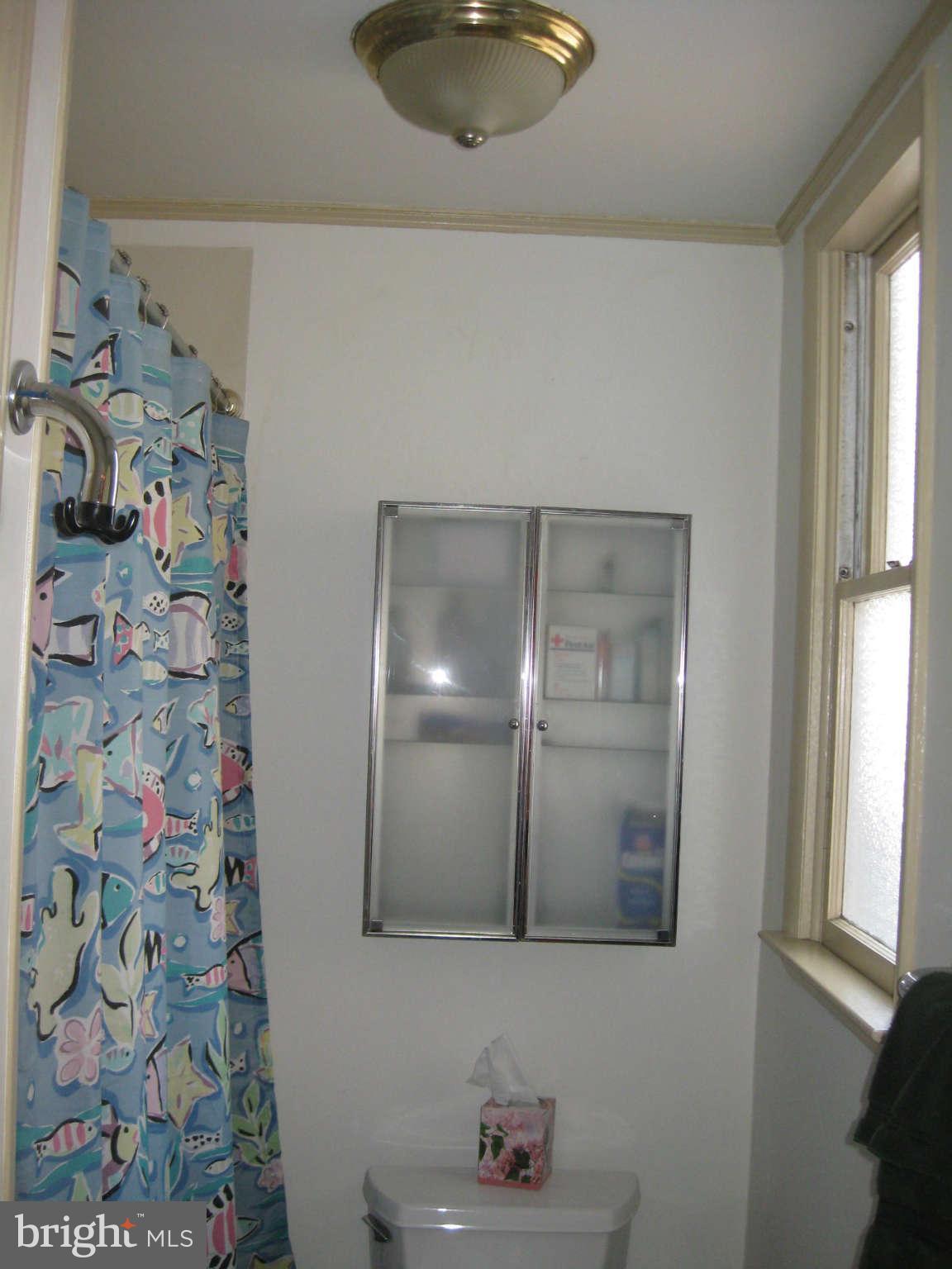 1506 Riverside Avenue Baltimore, MD 21230 - Photo 17 of 30 Full bath on main level