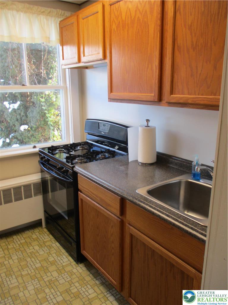 26 North Main Street Nazareth, PA 18064 - Photo 7 of 15