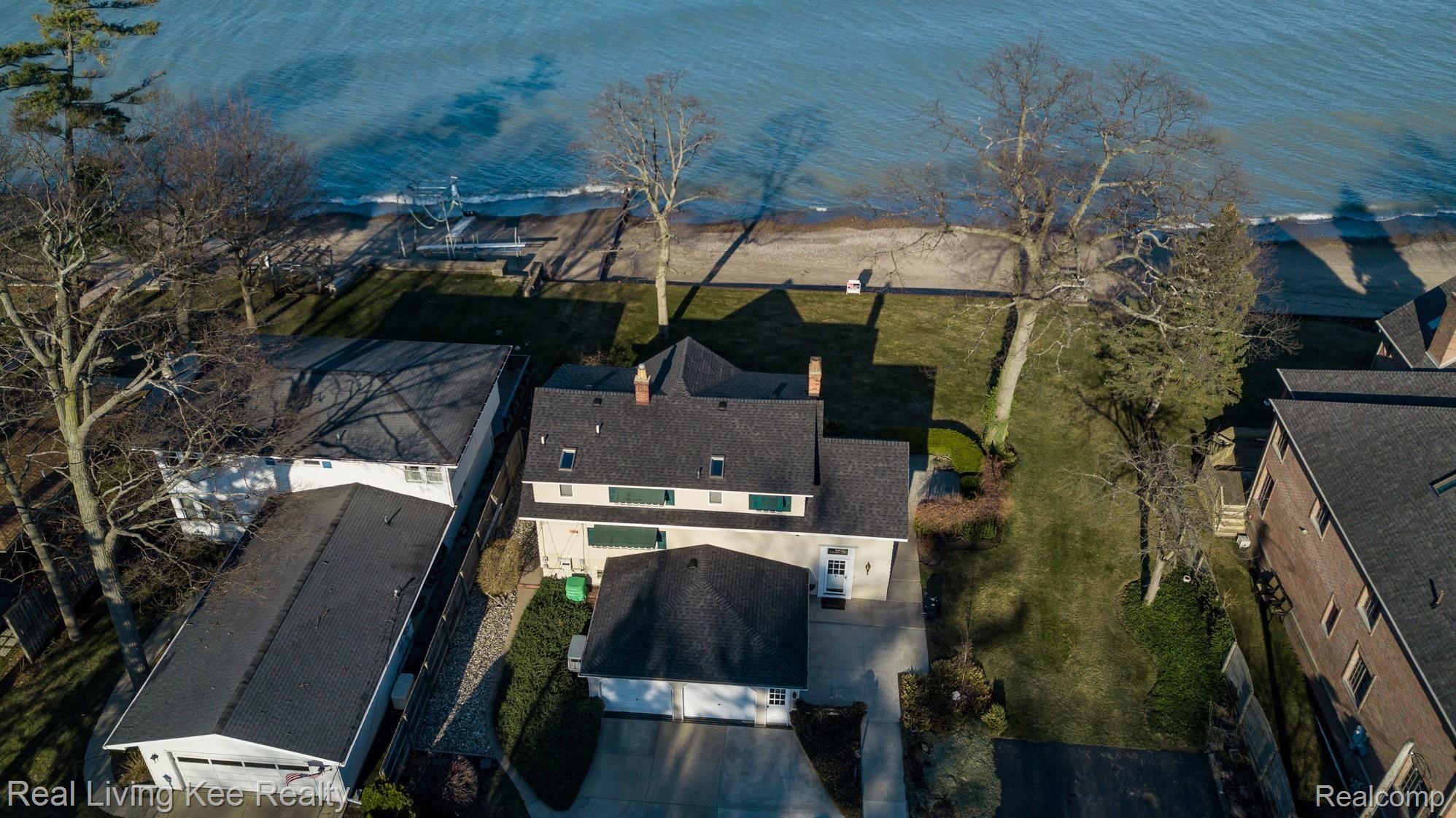 5076 Lakeshore Road Fort Gratiot, MI 48059 - Photo 32 of 41 lakesh032.jpg
