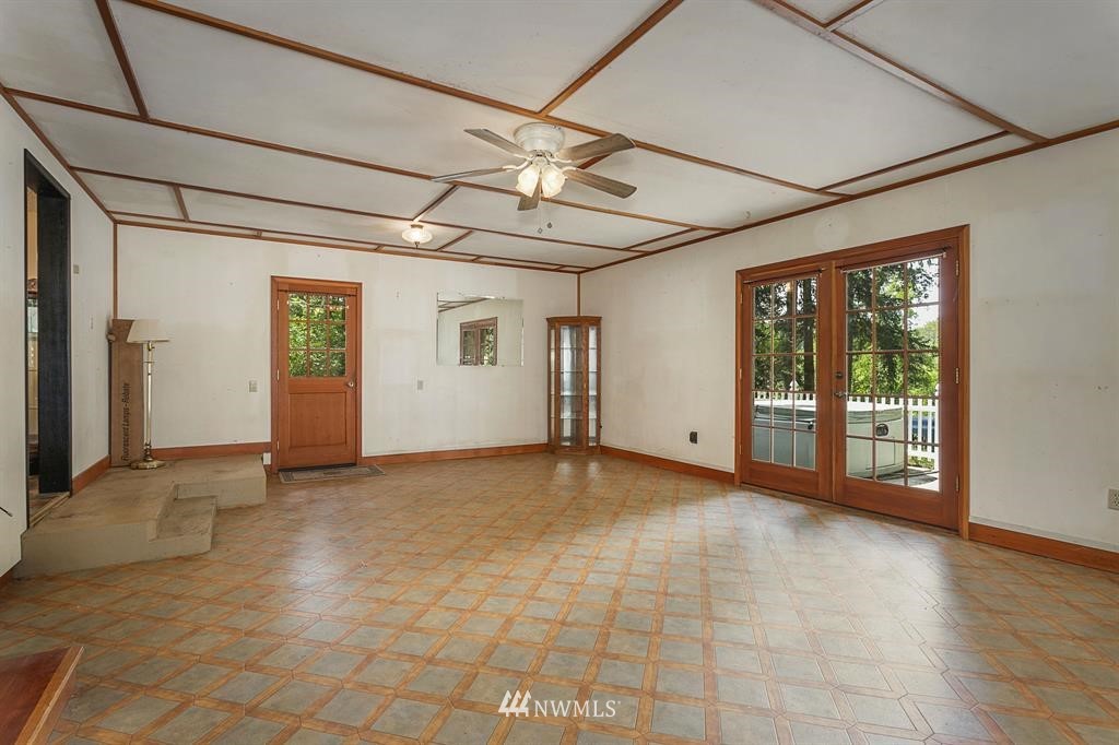 714 Ness' Corner Road Port Hadlock, WA 98339 - Photo 8 of 21 a view of an empty room with a window