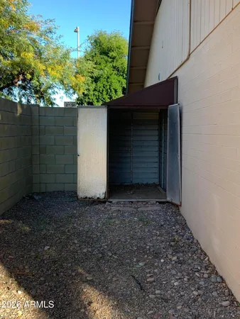 a view of a garage