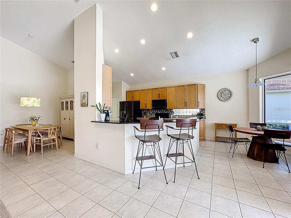 6388 Rookery Circle Bradenton, FL 34203 - Photo 7 of 32