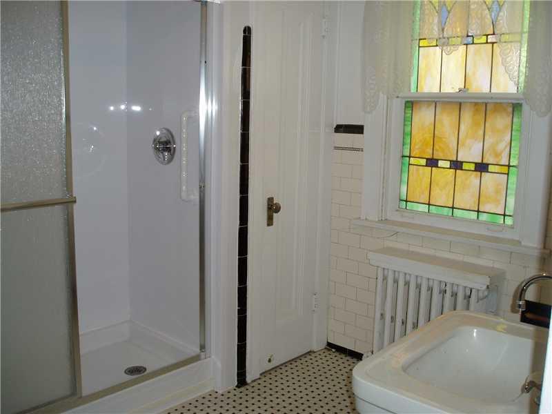 2142 Harbor Street Pittsburgh, PA 15212 - Photo 14 of 17 Full Bath.