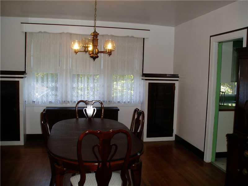 2142 Harbor Street Pittsburgh, PA 15212 - Photo 5 of 17 Dining Room.
