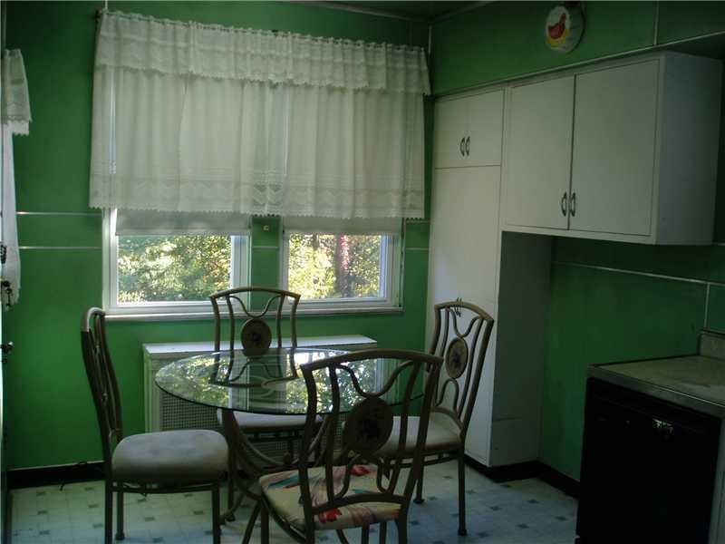 2142 Harbor Street Pittsburgh, PA 15212 - Photo 7 of 17 Kitchen.