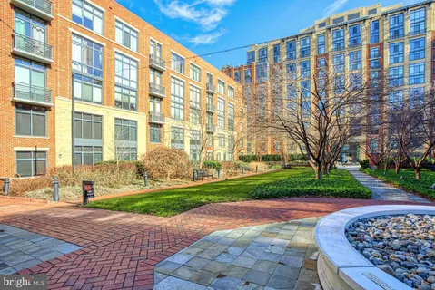 $520,000 | 520 John Carlyle Street, Unit 312, Alexandria, VA 22314