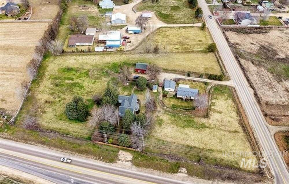 22387 Blessinger Road Star, ID 83669 - Photo 2 of 29