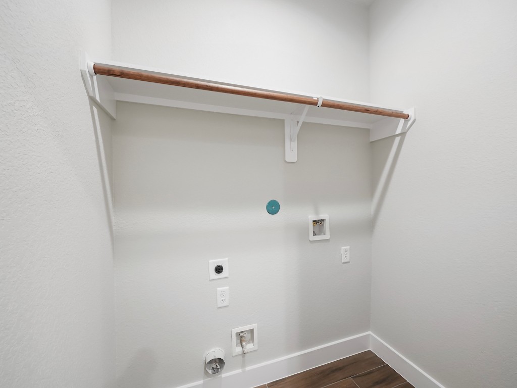 731 Magnolia Point Drive Houston, TX 77336 - Photo 30 of 35 a view of bathroom