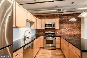 103-07 Church Street, Unit 16 Philadelphia, PA 19106 - Photo 6 of 10