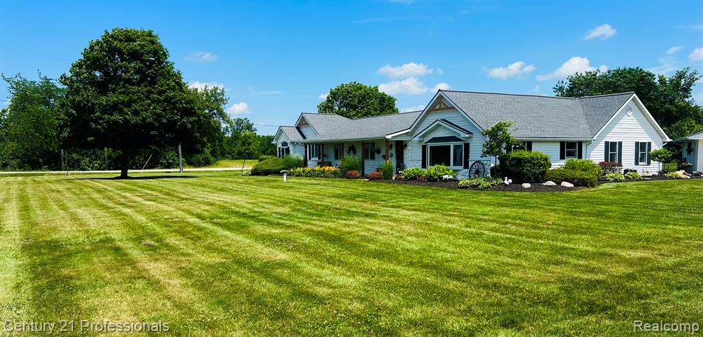 13525 Dennison Road Milan, MI 48160 - Photo 2 of 29