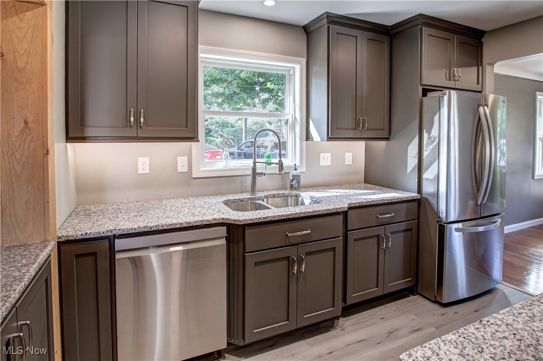 933 West Schaaf Road Cleveland, OH 44109 - Photo 2 of 45 Gallery Image 2