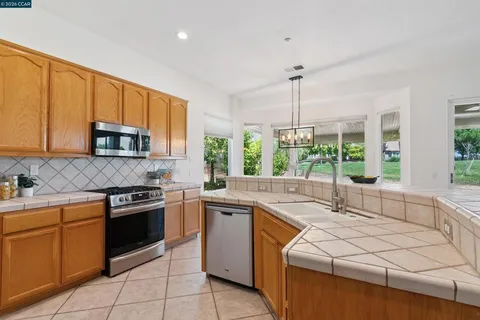 $649,000 | 595-595 Pomona Drive, Brentwood, CA 94513