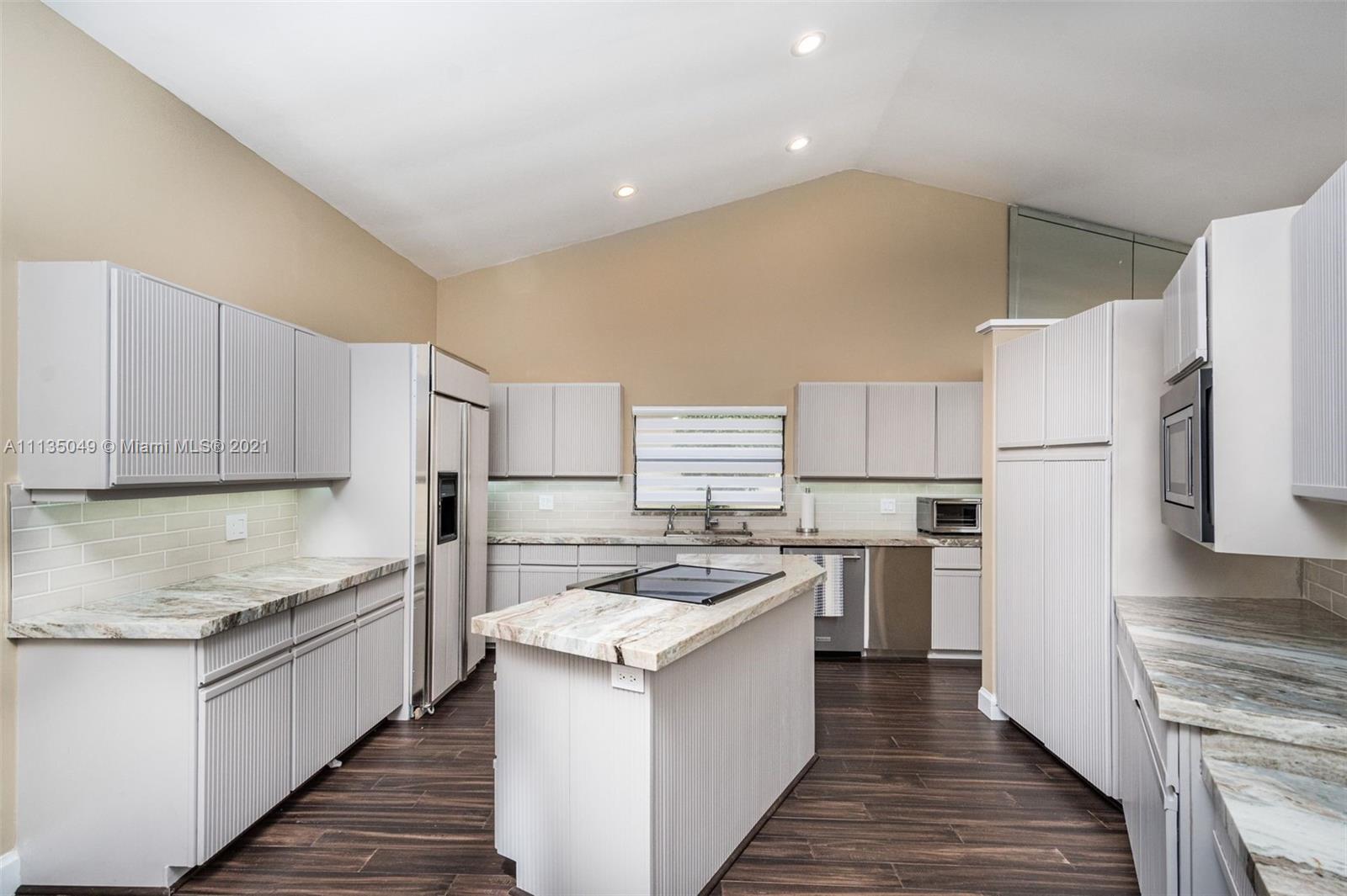 22564 Esplanada Circle Boca Raton, FL 33433 - Photo 15 of 36 Gallery Image 15