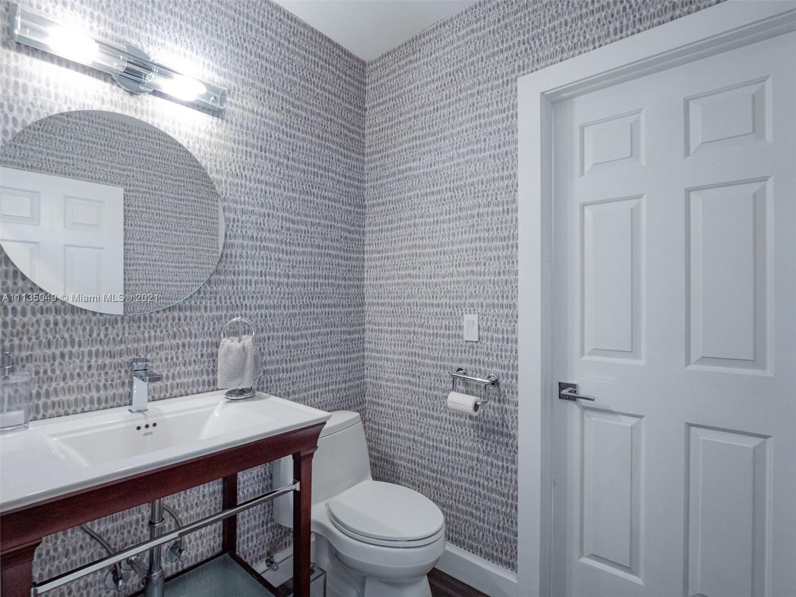22564 Esplanada Circle Boca Raton, FL 33433 - Photo 17 of 36 Gallery Image 17