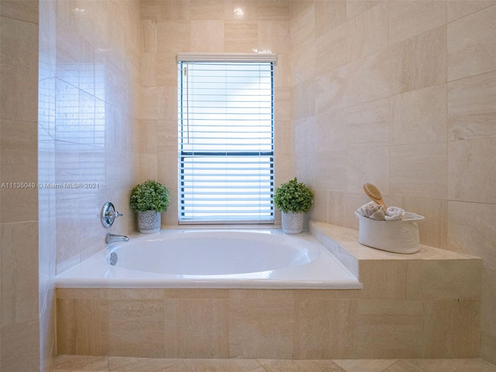 22564 Esplanada Circle Boca Raton, FL 33433 - Photo 26 of 36 Gallery Image 26