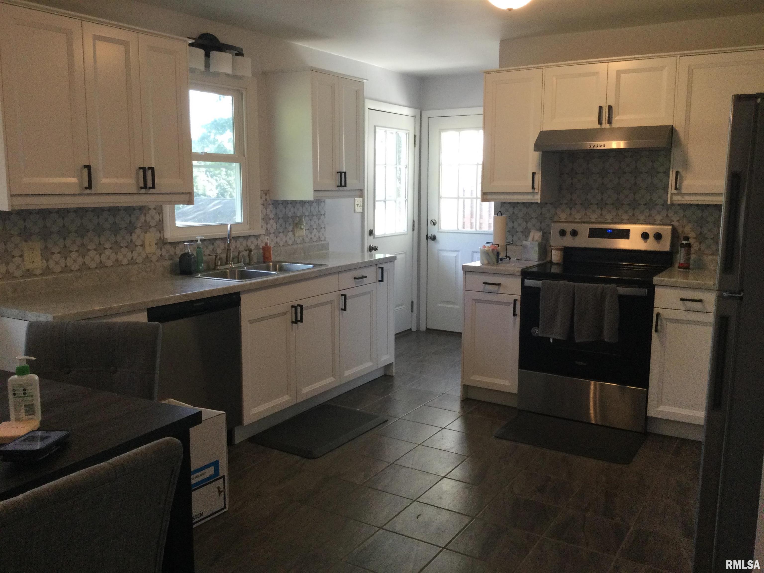 218 Williford Road Jonesboro, IL 62952 - Photo 4 of 22