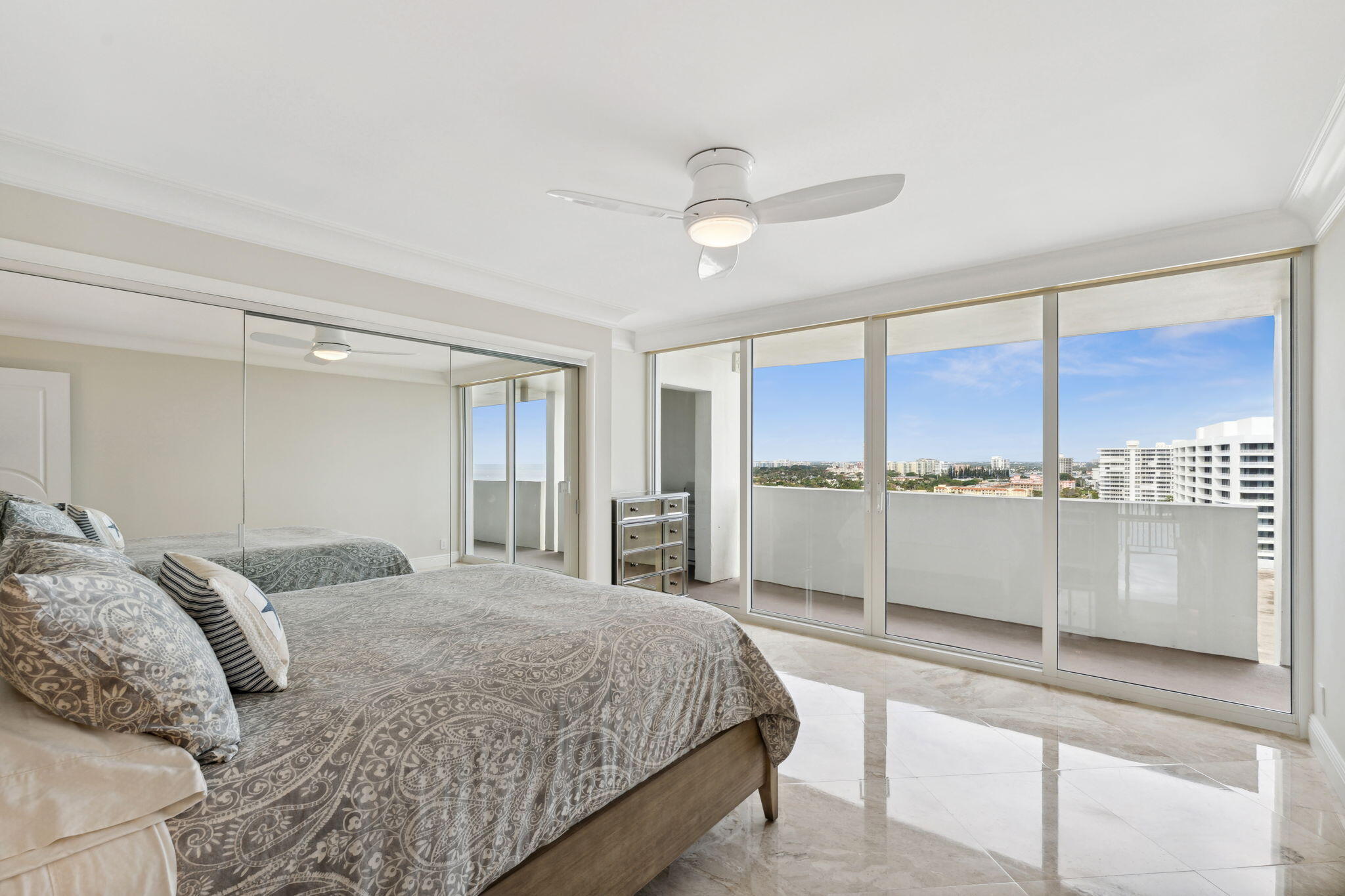 2000 South Ocean Boulevard, Unit 16H Boca Raton, FL 33432 - Photo 19 of 44 Guest bedroom