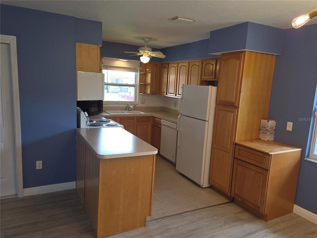 3304 Mcdill Road Bradenton, FL 34207 - Photo 6 of 27