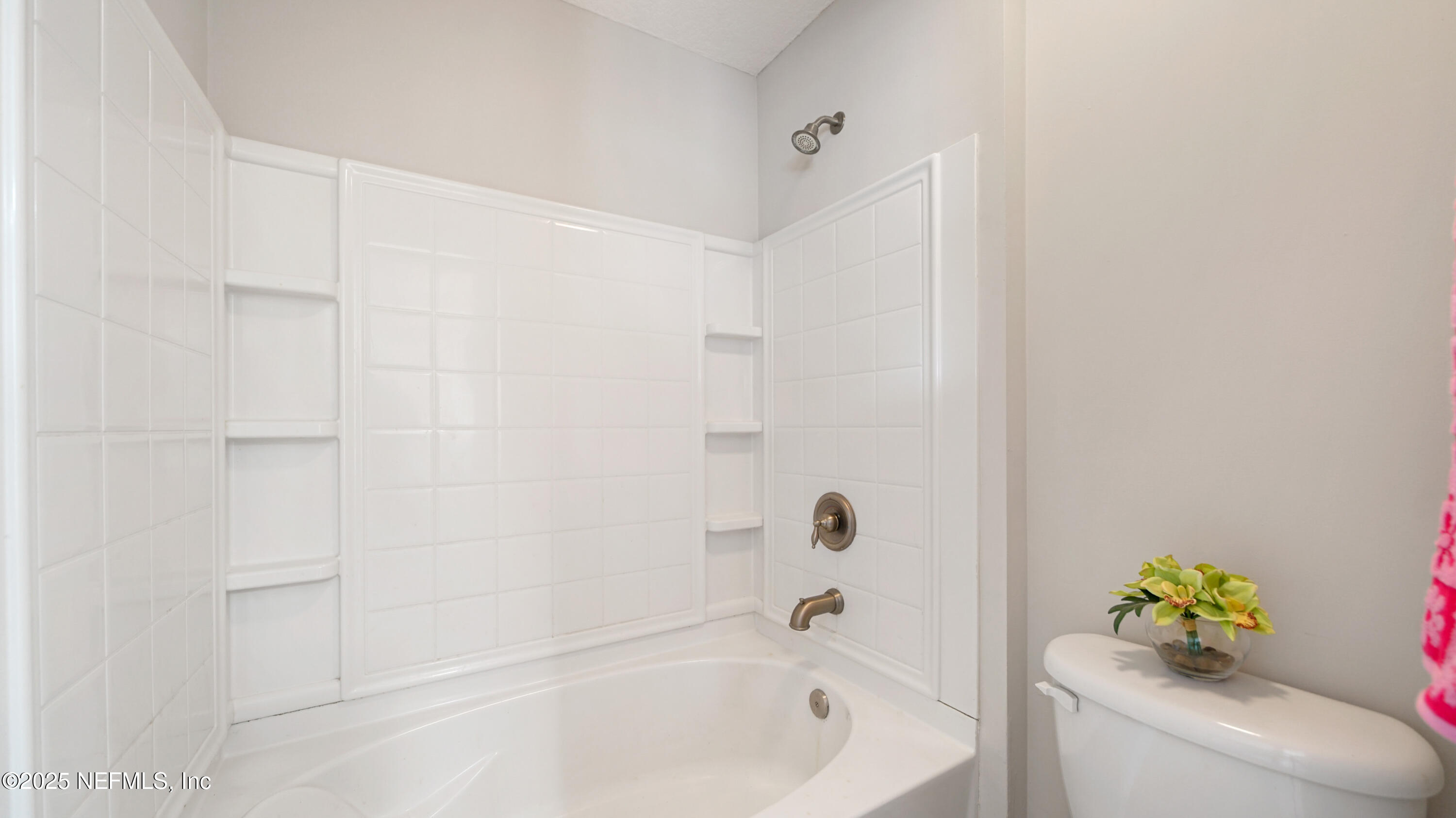 18 Amistad Drive St. Augustine, FL 32086 - Photo 24 of 36 a bathroom with a tub