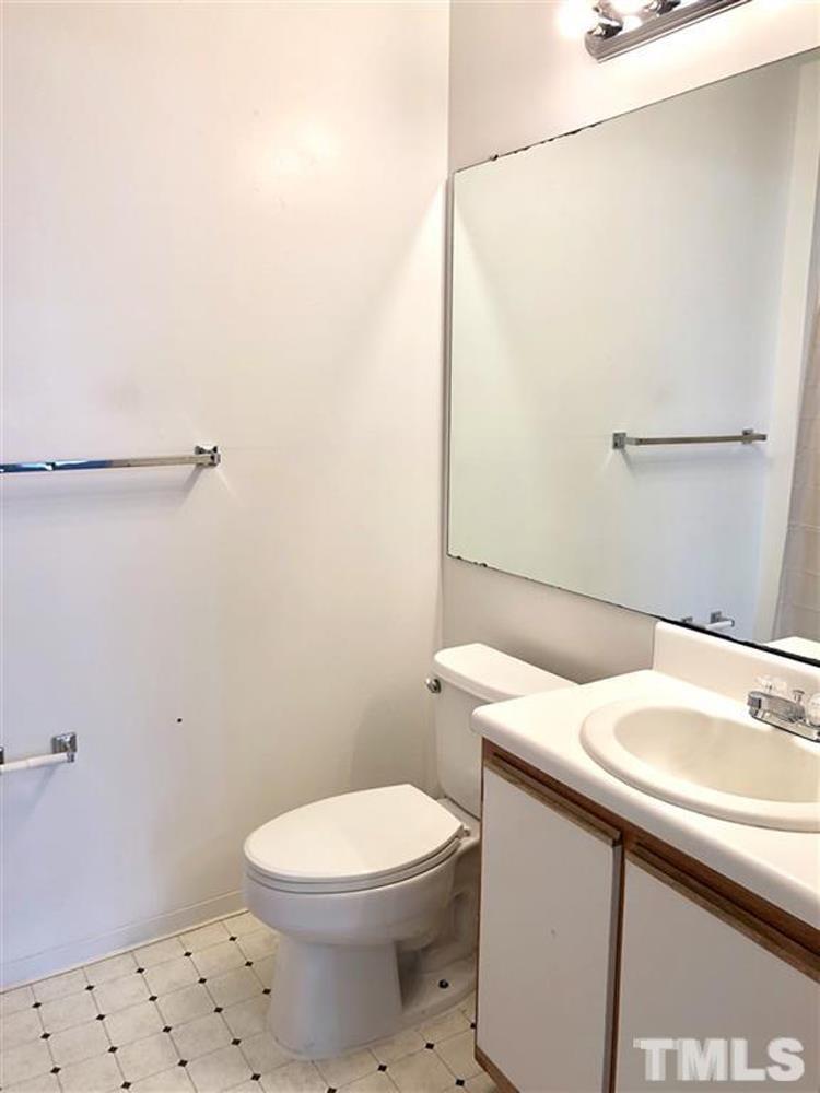 1221 University Court, Unit 102 Raleigh, NC 27606 - Photo 18 of 21