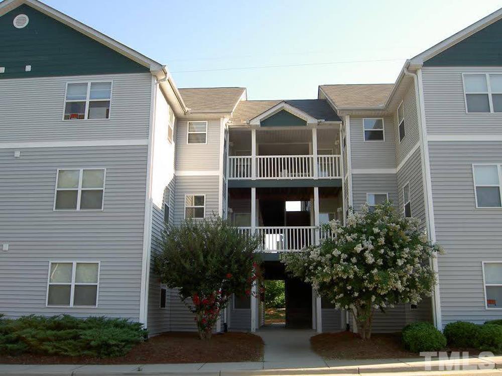 1221 University Court, Unit 102 Raleigh, NC 27606 - Photo 2 of 21