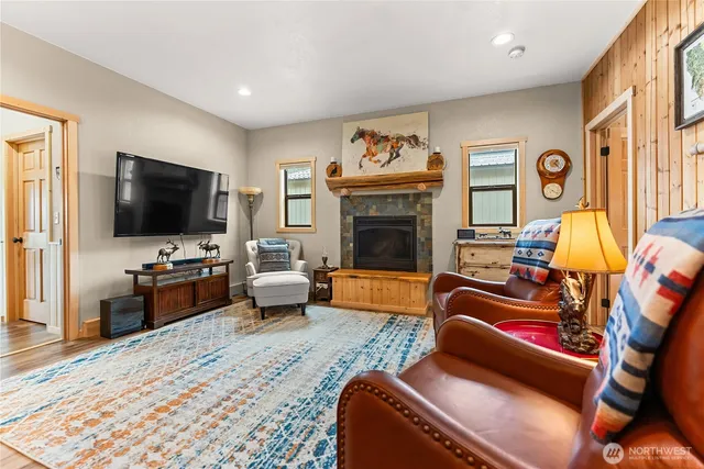 $1,500,000 | 14 Maverick Lane, Carlton, WA 98814