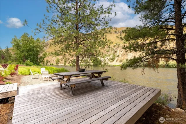 $1,500,000 | 14 Maverick Lane, Carlton, WA 98814