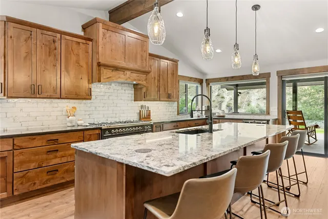 $1,500,000 | 14 Maverick Lane, Carlton, WA 98814