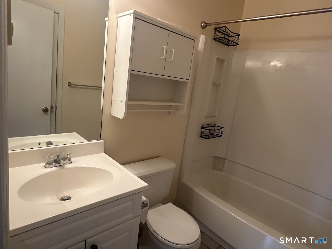 925 Oronoke Road, Unit 100I Waterbury, CT 06708 - Photo 15 of 17