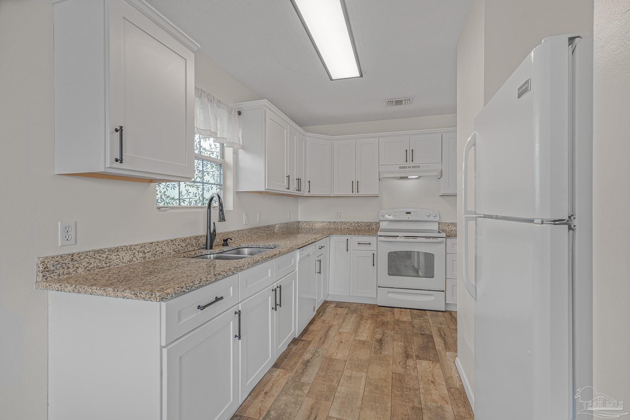 2285 Estate Circle Navarre, FL 32566 - Photo 19 of 41