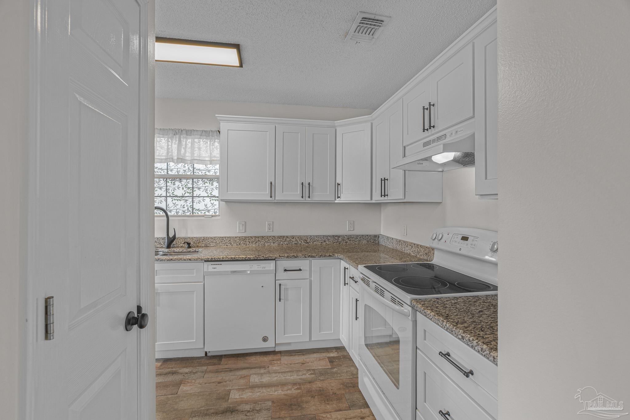 2285 Estate Circle Navarre, FL 32566 - Photo 20 of 41