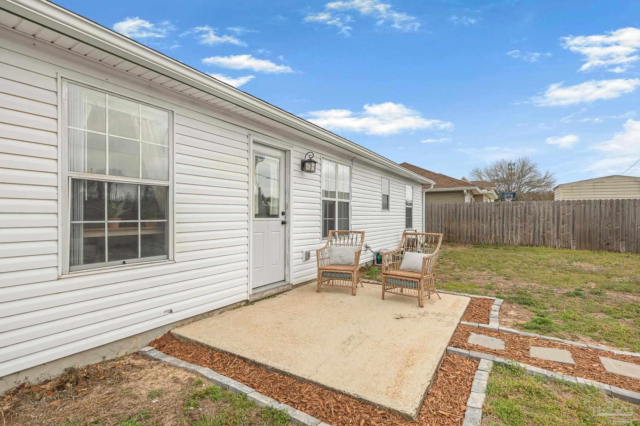 2285 Estate Circle Navarre, FL 32566 - Photo 37 of 41