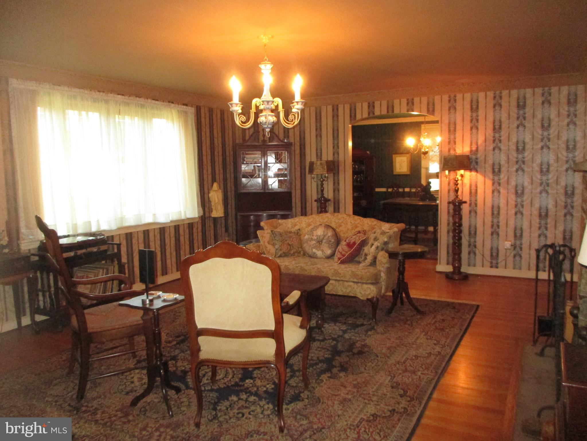 480 Rick Road Southampton, PA 18966 - Photo 8 of 37 Living Room